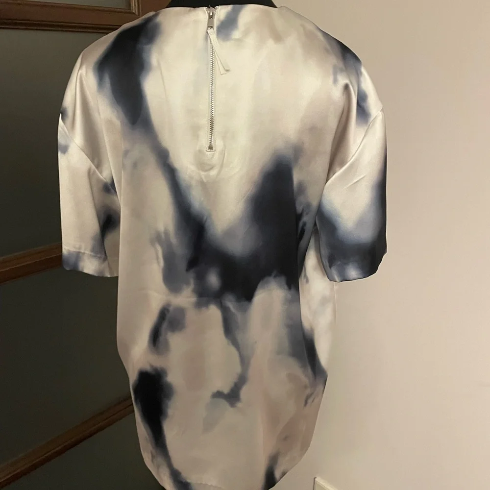 H&M Blue and White Tie-Dye Blouse - Picture 4 of 7